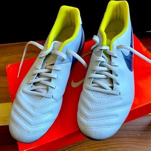 Nike Women Soccer Cleats